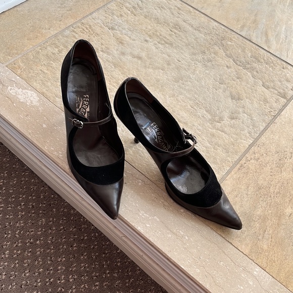 Ferragamo pumps, dual coloured size 10, very good condition - Picture 3 of 3